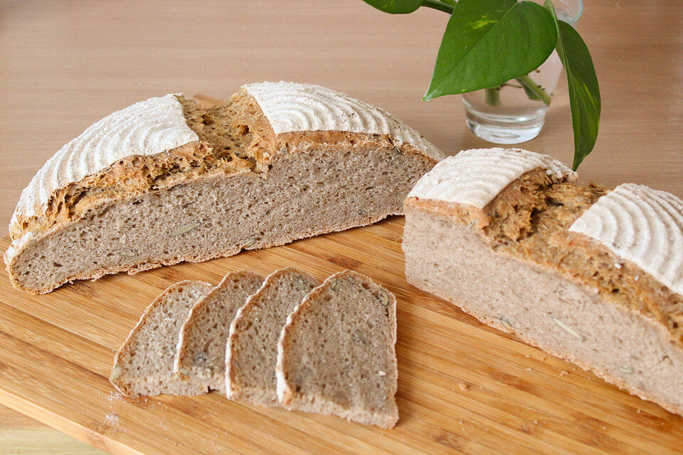 Herzhaftes Roggenmischbrot mit Sauerteig