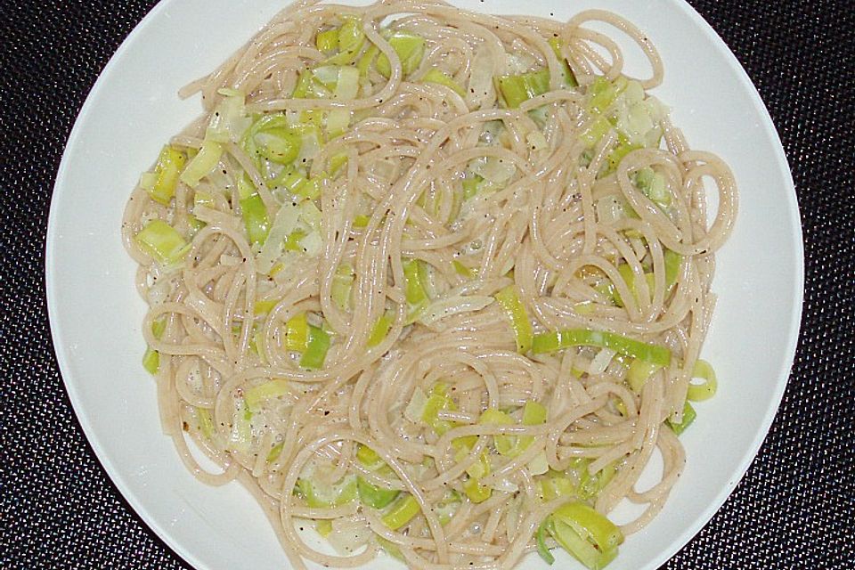 Spaghetti in Lauchsahne