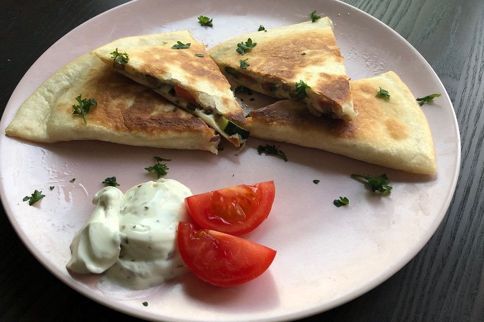 Quesadillas mit Gemüsefüllung