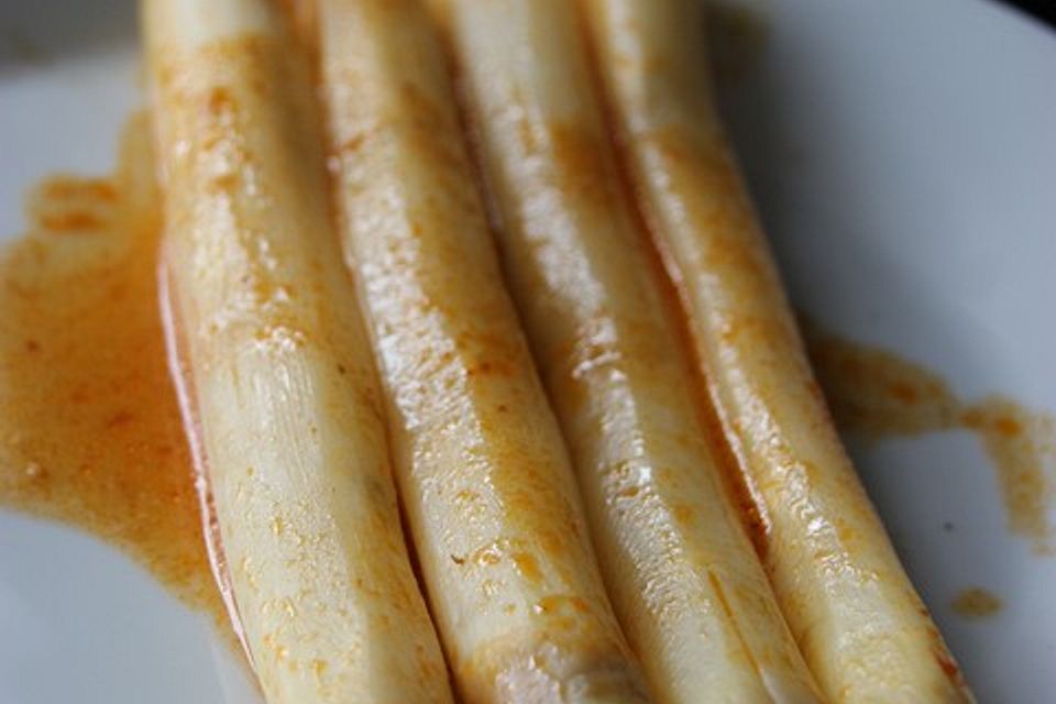 Spargel mit rotem Curry und Kokosmilch, Sous Vide