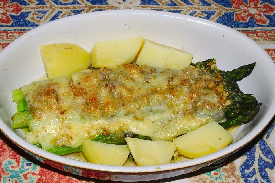 Grünspargel auf ligurische Art