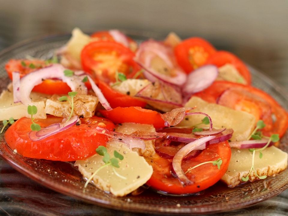Harzer Käse-Salat mit roten Zwiebeln und Tomaten von Kathi9875| Chefkoch