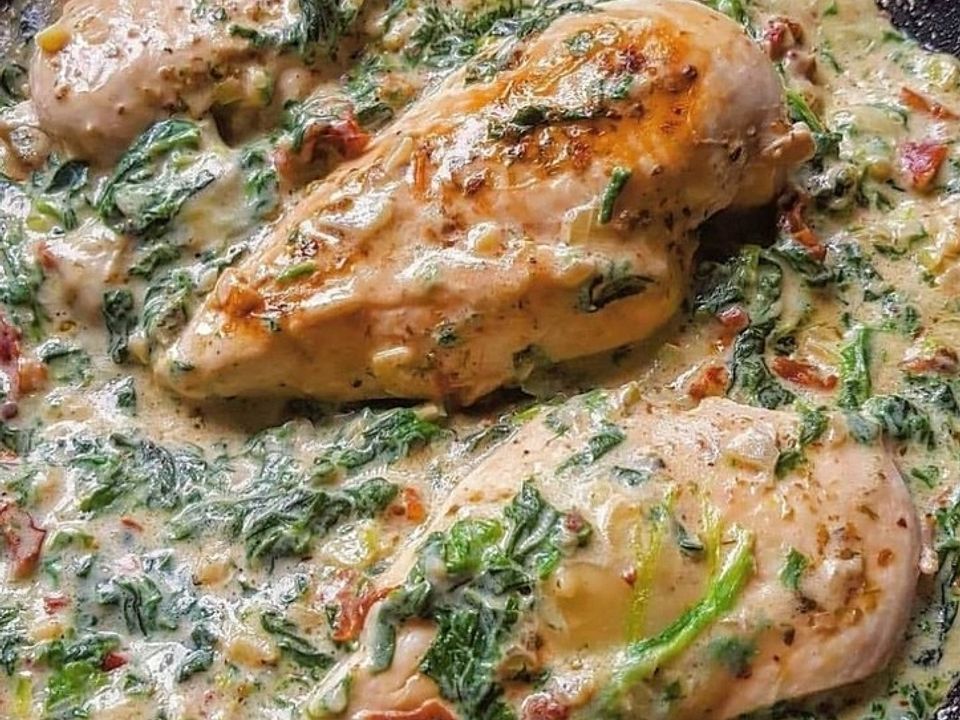 Hähnchen in cremiger Spinat-Parmesan-Soße| Chefkoch