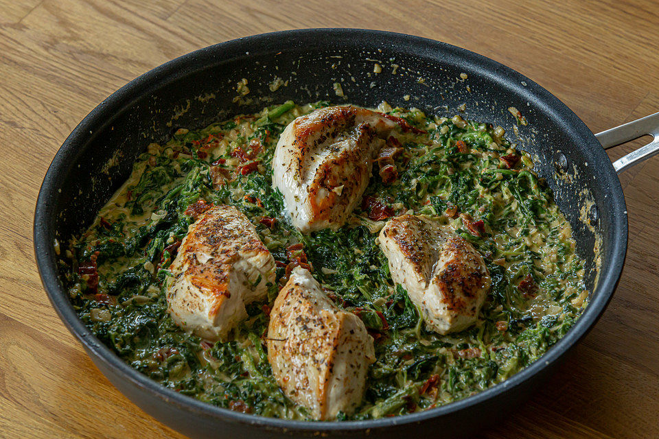 Hähnchen in cremiger Spinat-Parmesan-Soße