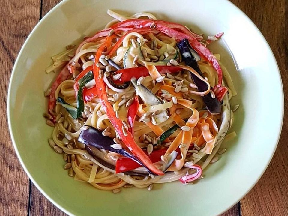 Pasta mit Gemüsestreifen| Chefkoch
