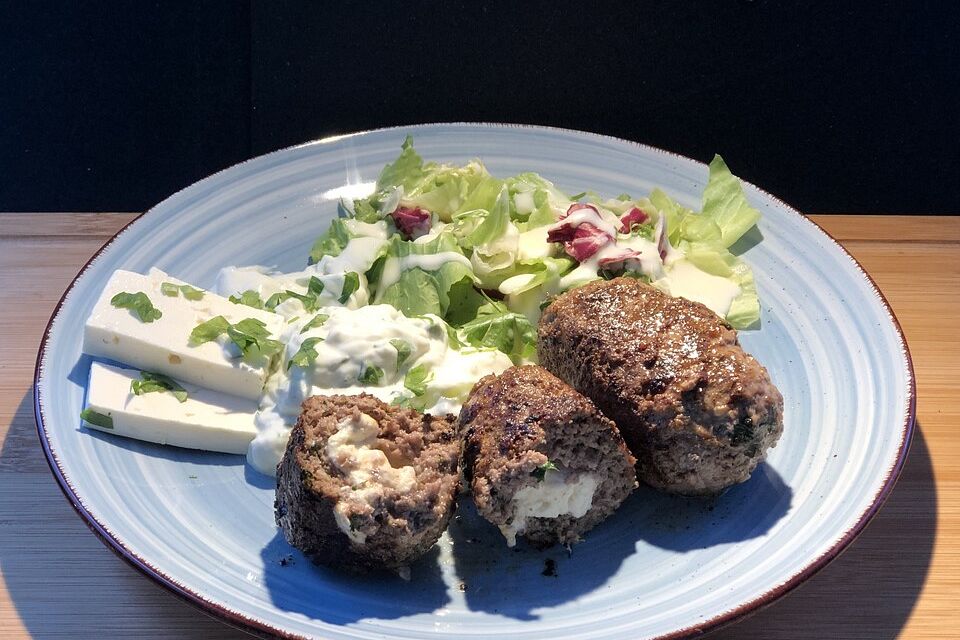 Bifteki mit Feta