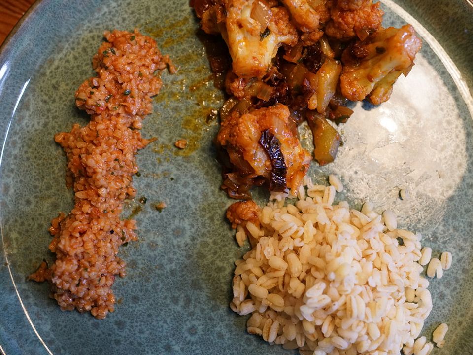 Bulgur-Frikadellen mit Zartweizen und Gemüse von veganmitnilla| Chefkoch
