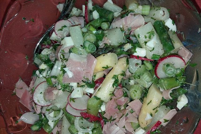 Spargelsalat weiß-grün mit Radieschen von Wolke1942| Chefkoch