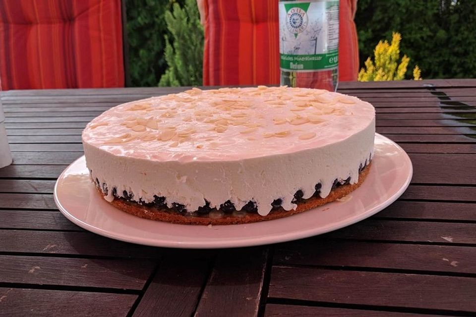 Joghurt-Sahne Torte nach Familie Burghaus