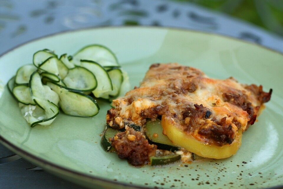 Hackfleischauflauf mit Schafskäse und Zucchini