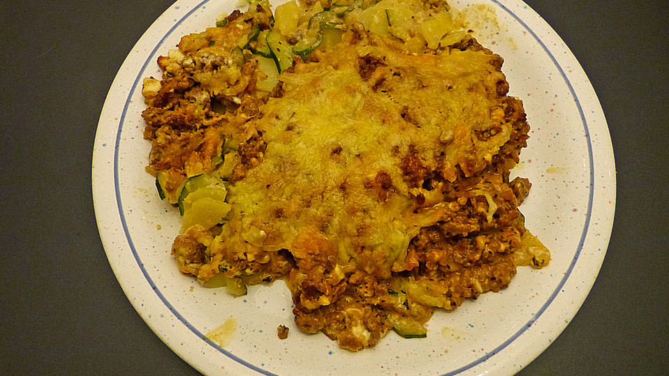 Hackfleischauflauf mit Schafskäse und Zucchini von SAABine