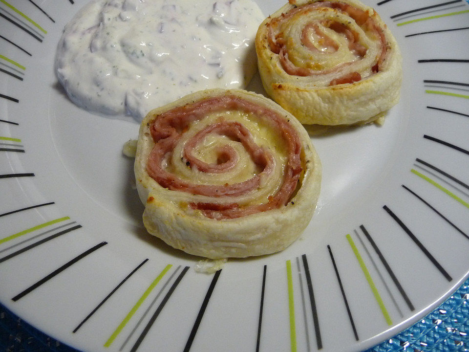 Blätterteigschnecken mit Schinken und Käse von andreana28| Chefkoch