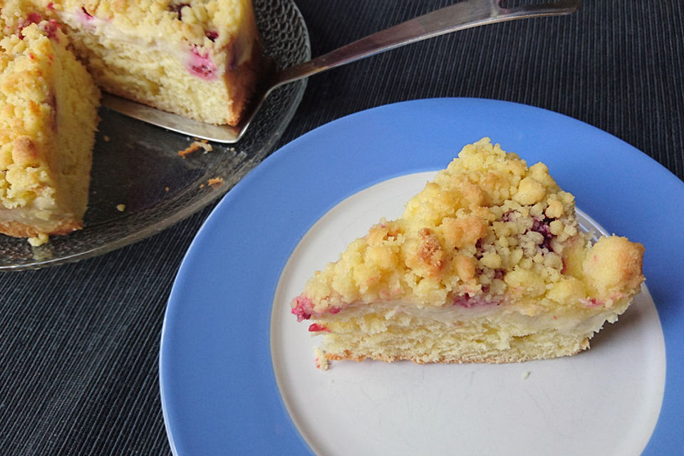 Himbeer-Streuselkuchen mit Pudding