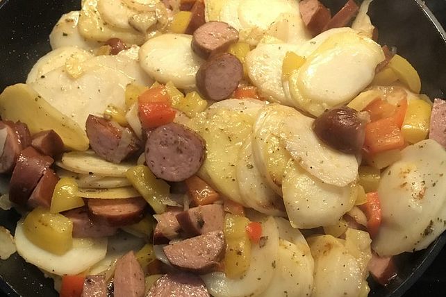 Deftiger Kartoffelauflauf mit Cabanossi von Hemdenmatz| Chefkoch