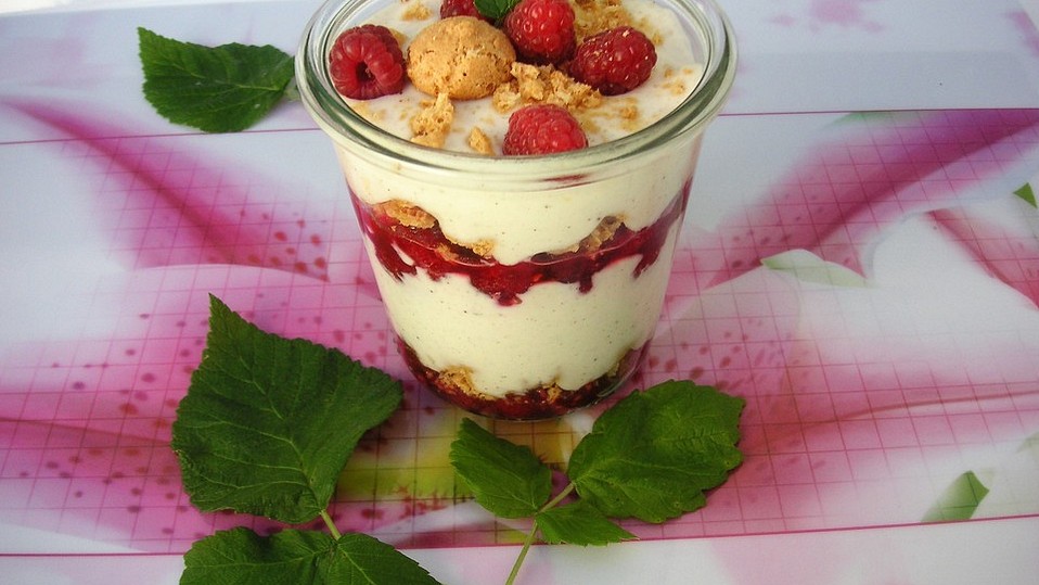 Erdbeer-Mascarpone-Creme mit Amarettini von Marianne60 Erdbeer-Mascarpone-Creme mit Amarettini von Marianne60