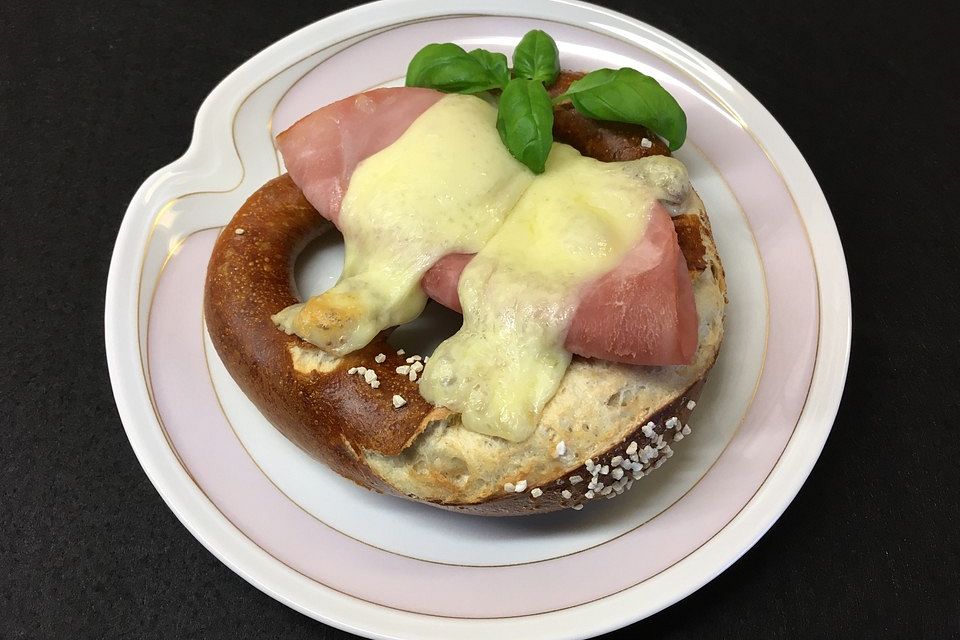 Käse-Schinken-Breze