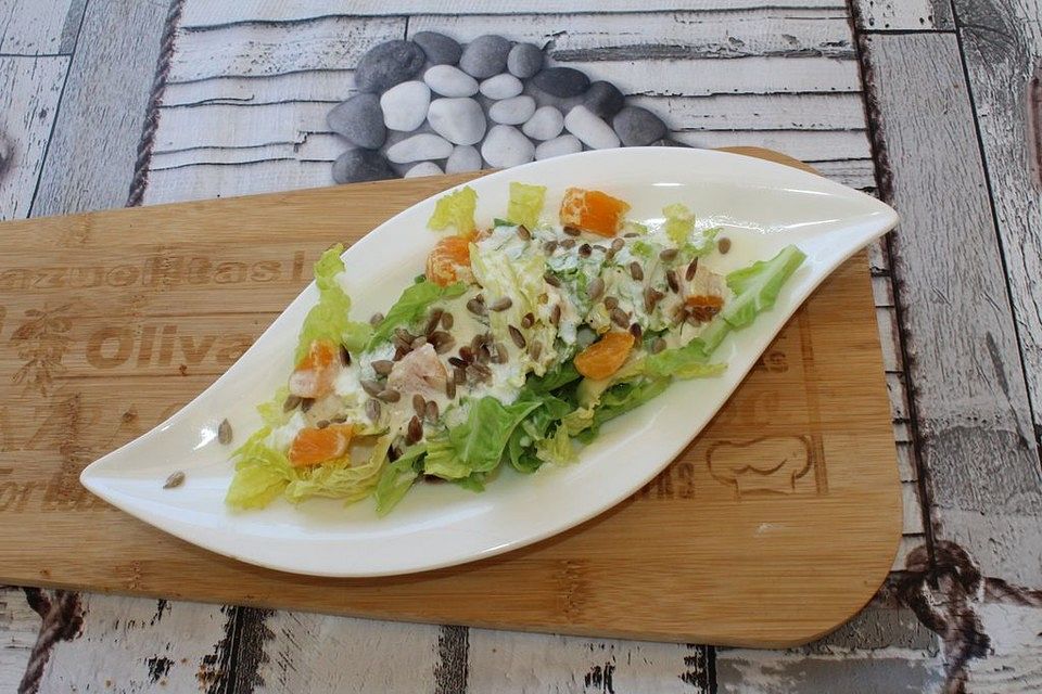 Wirsing-Mandarinen-Salat mit Dickmilch-Senf-Dressing