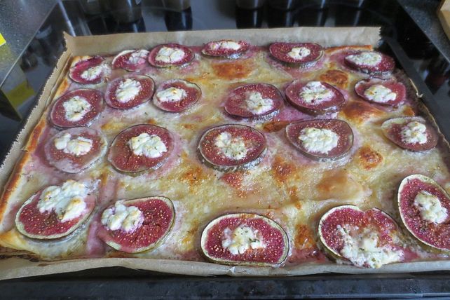 Herzhafte Quiche mit frischen Feigen für Ziegenkäse-Liebhaber von ...