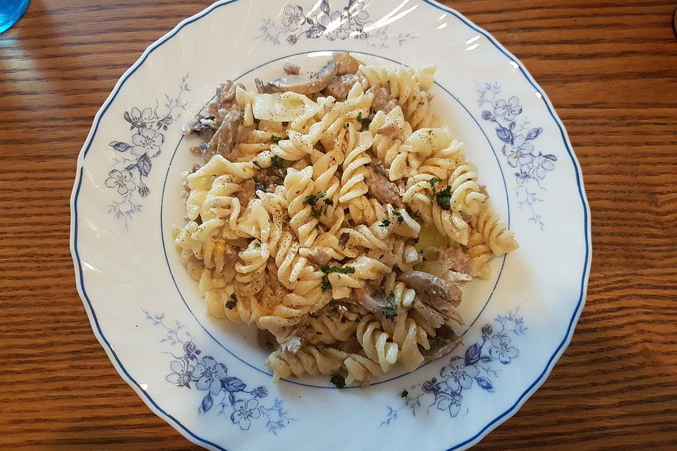 Käse - Nudelpfanne mit Champignons