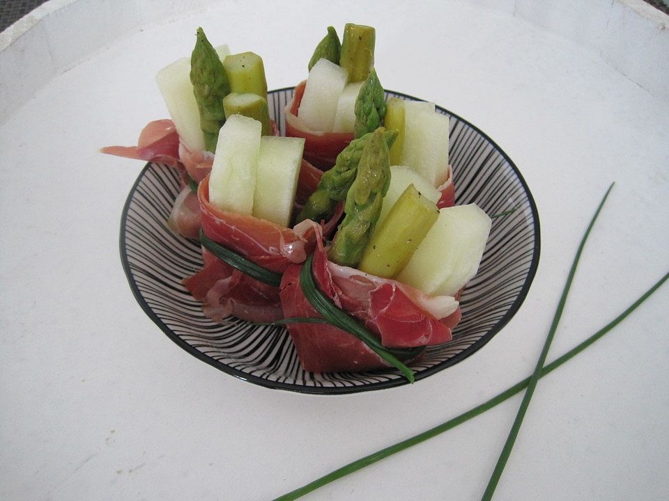 Melonen-Schinken-Röllchen mit grünem Spargel von Funnyreloaded| Chefkoch