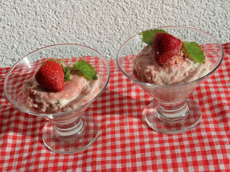 Erdbeermousse von Kochteenie| Chefkoch