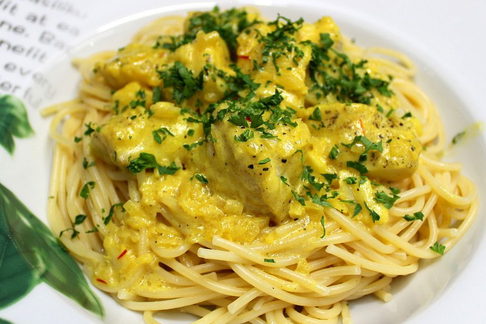 Spaghetti mit Kabeljau-Filet in Senf-Safran-Sahne-Sauce