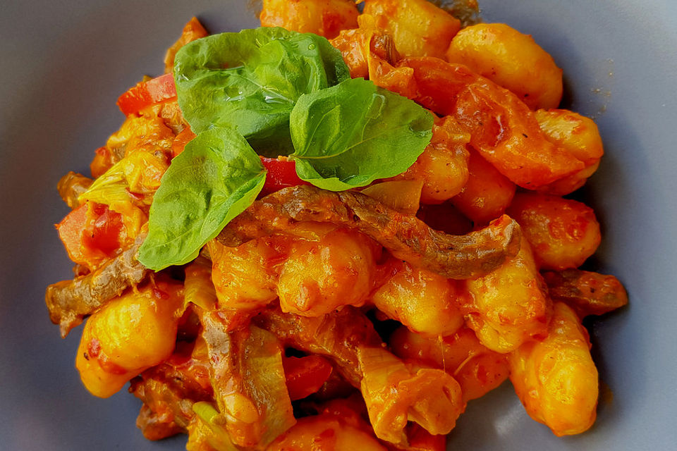 Gnocchi mit Rindfleischstreifen