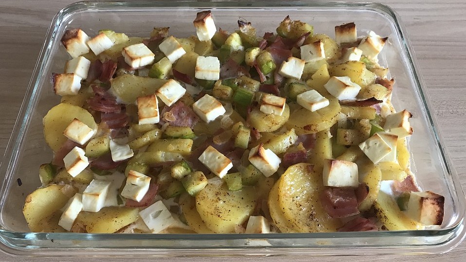 Kartoffel-Zucchini-Auflauf mit Schinken und Feta von Racermom