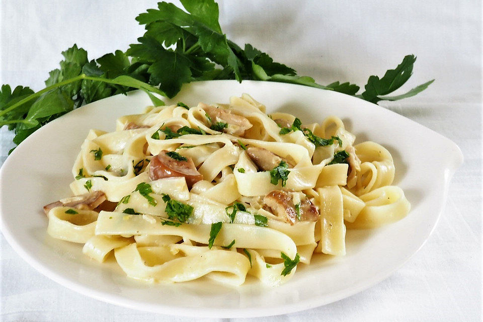 Tagliatelle mit Steinpilzen