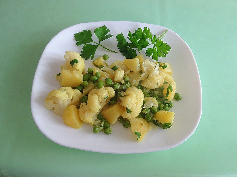 Blumenkohl-Erbsen-Kartoffelcurry von LeHucon| Chefkoch