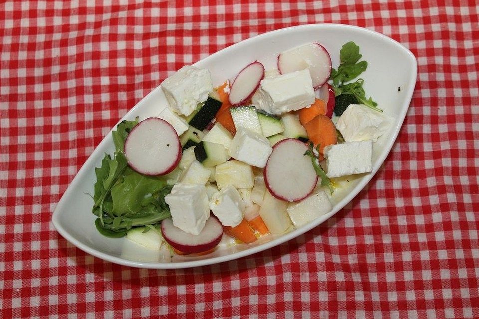 Rohkost-Feta-Bowl