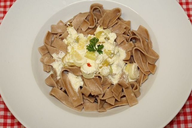 Bandnudeln mit Frühlingszwiebeln von NinisBlogForHorses| Chefkoch