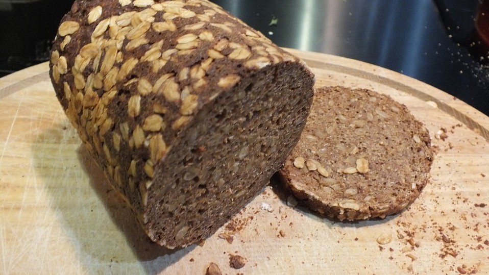 Schwarzbrot im Weckglas von Küchenlaus