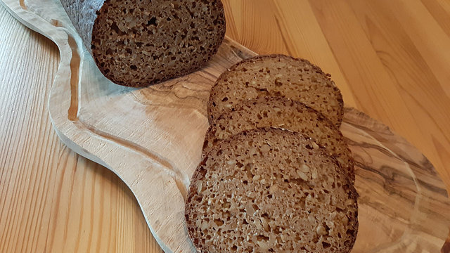Schwarzbrot im Weckglas von Küchenlaus