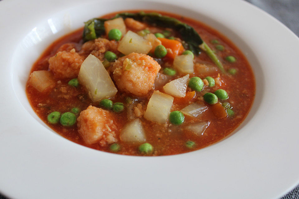 Sommerliche Gemüsesuppe