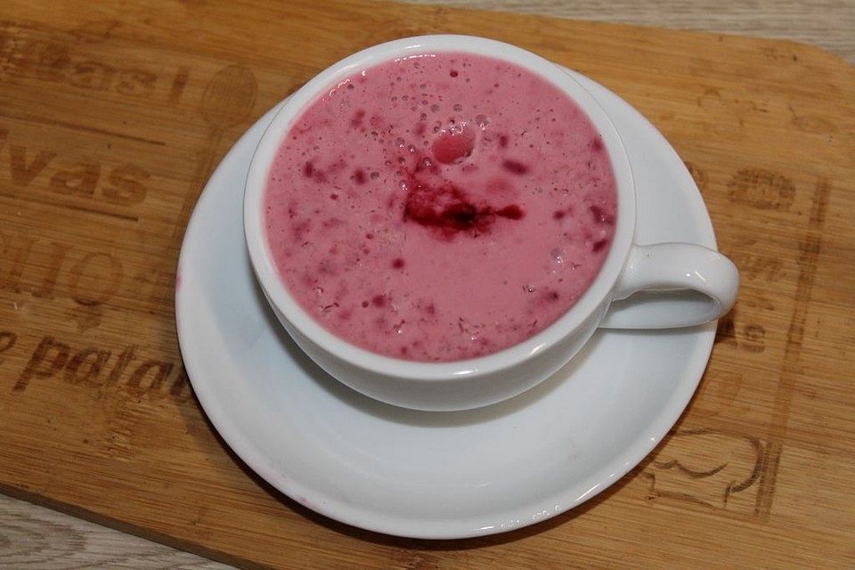 Kirsch-Kaltschale mit Joghurt