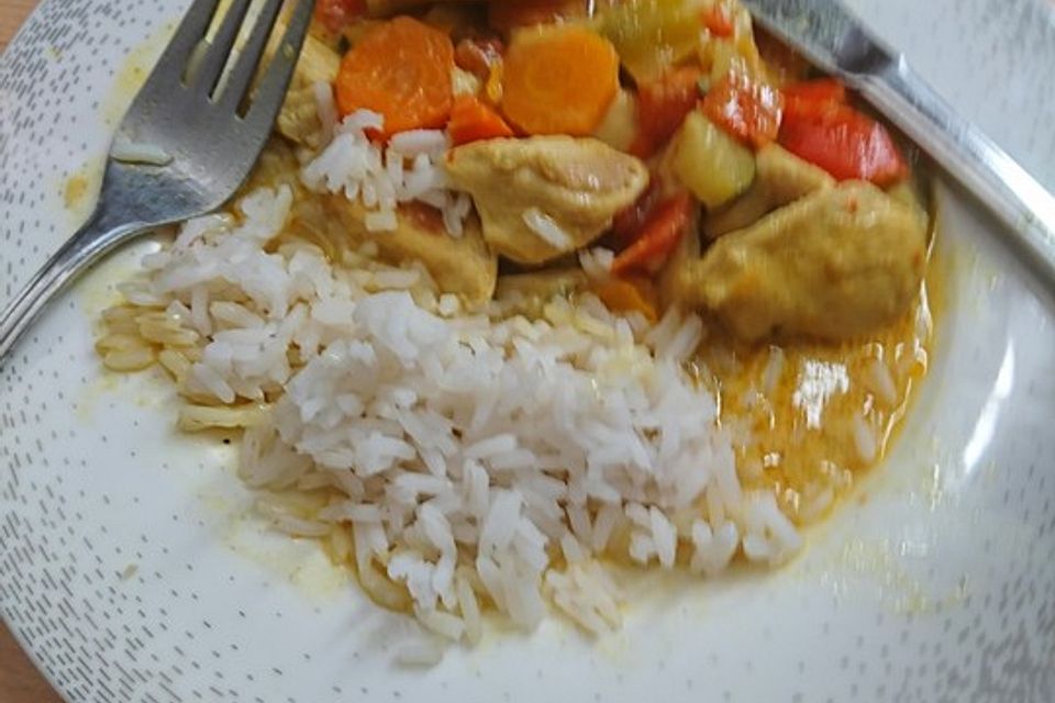 Thailändisches Gemüse-Geflügel-Curry