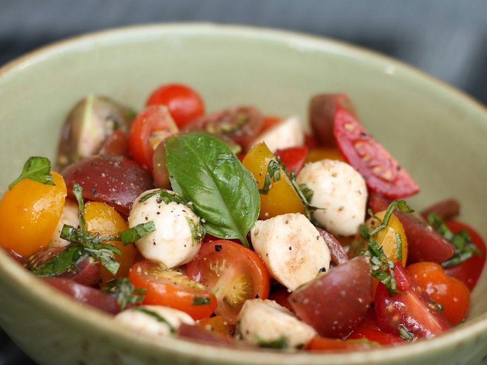 Bunter Tomatensalat mit Mozzarella von Rike2| Chefkoch Bunter Tomatensalat mit Mozzarella von Rike2| Chefkoch