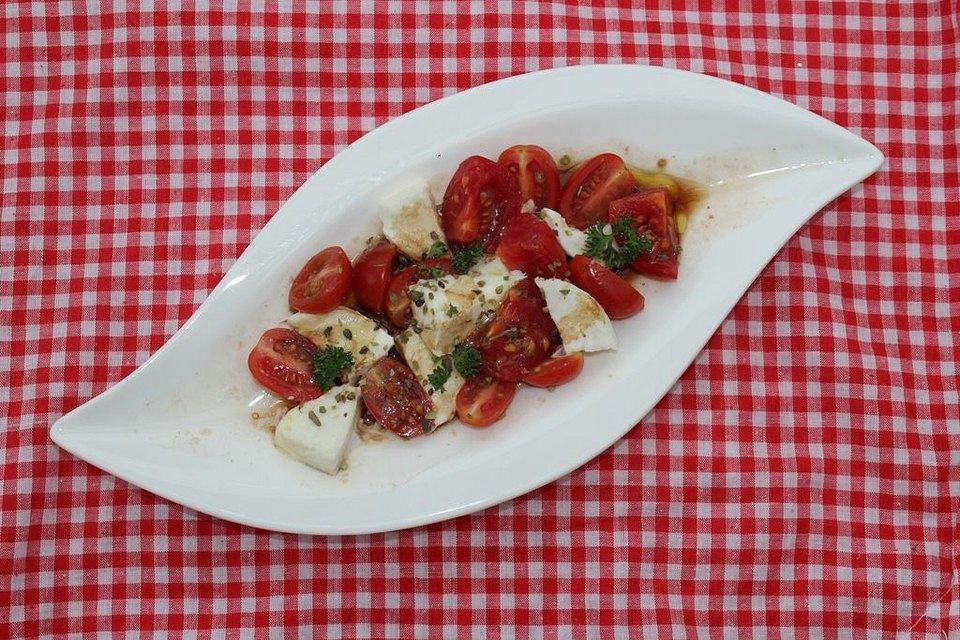 Tomaten-Mozzarella-Salat