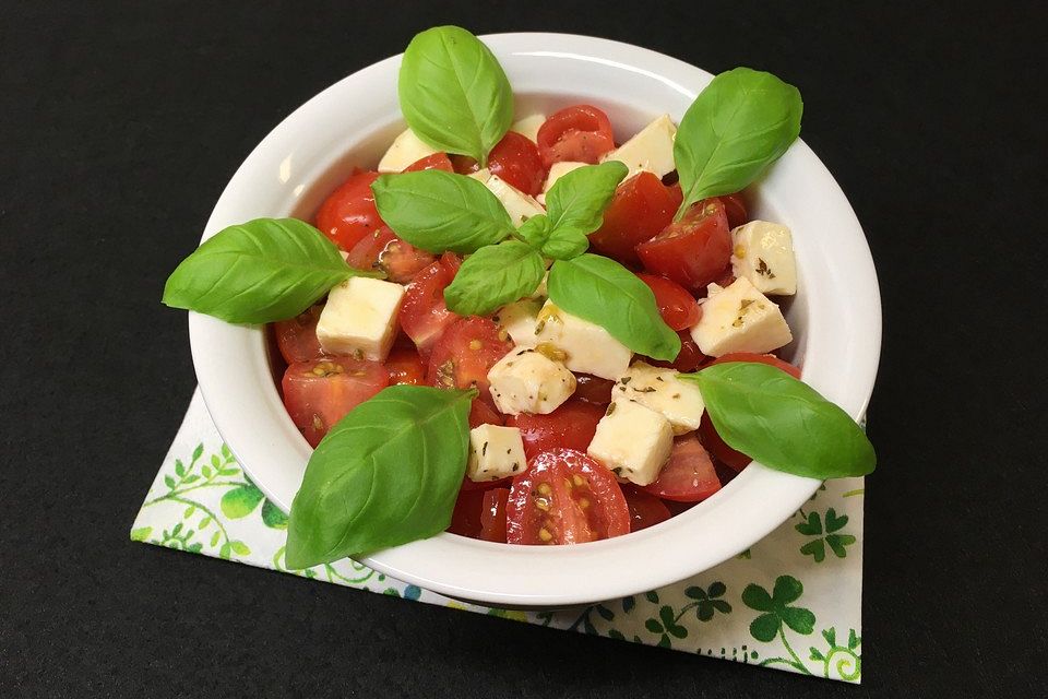 Tomaten-Mozzarella-Salat