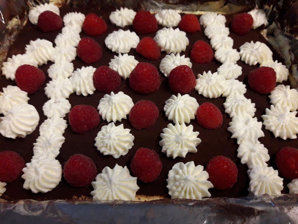 Tiramisu mit Himbeeren und Amaretto-Sahnetuffs von eisbobby| Chefkoch