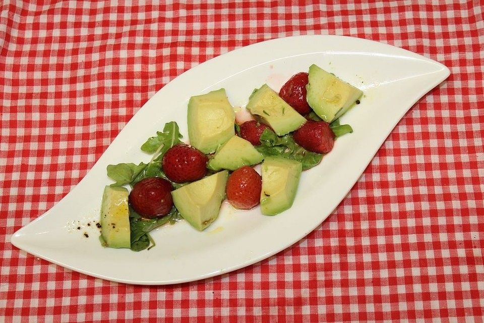 Avocado-Erdbeer-Salat