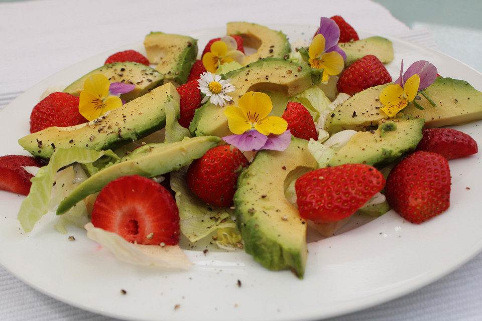 Avocado-Erdbeer-Salat