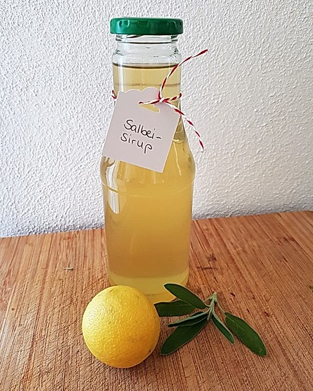 Salbeisirup mit Zitrone