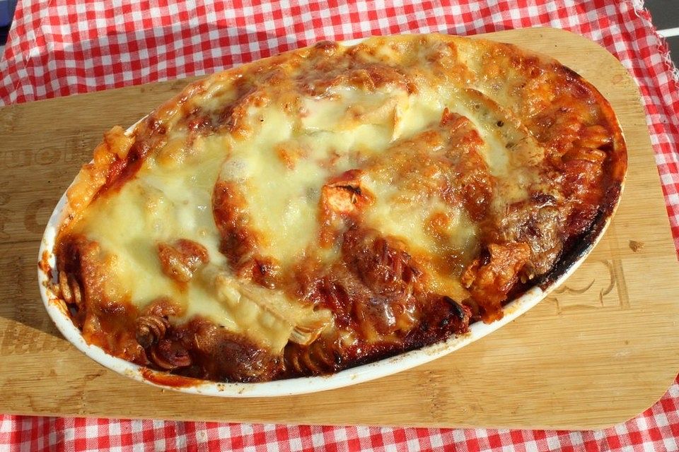 Vegetarischer Nudelauflauf mit Gorgonzola und Mozzarella