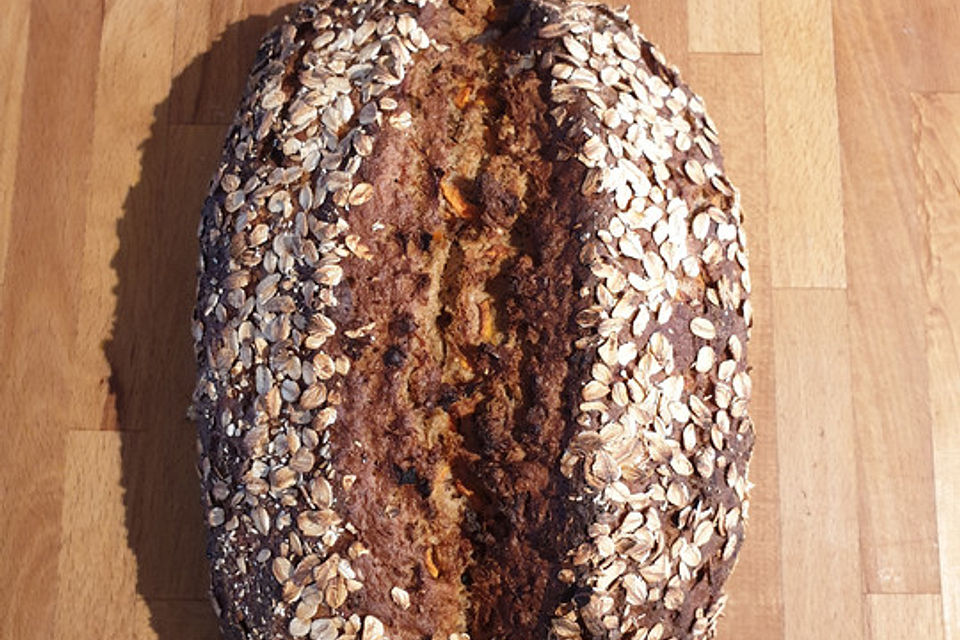 Dinkel-Roggen-Brot mit Karotten