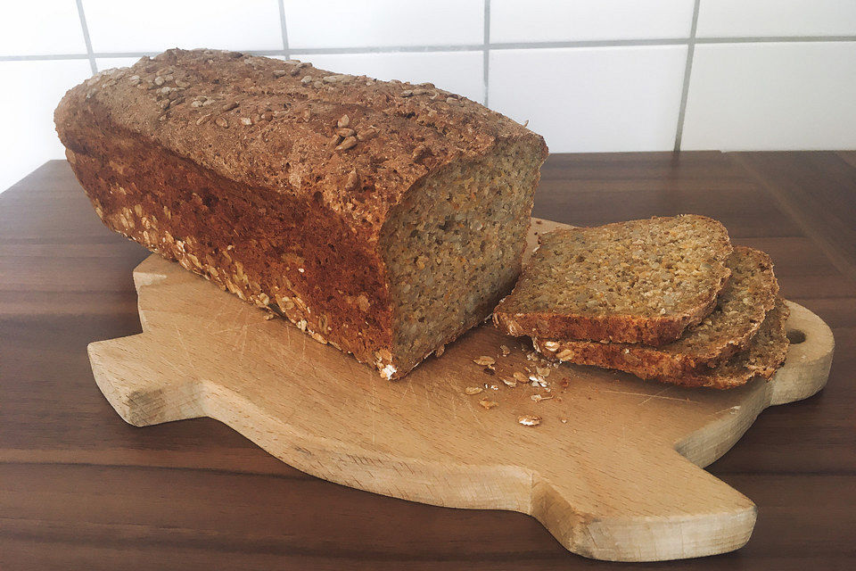 Dinkel-Roggen-Brot mit Karotten