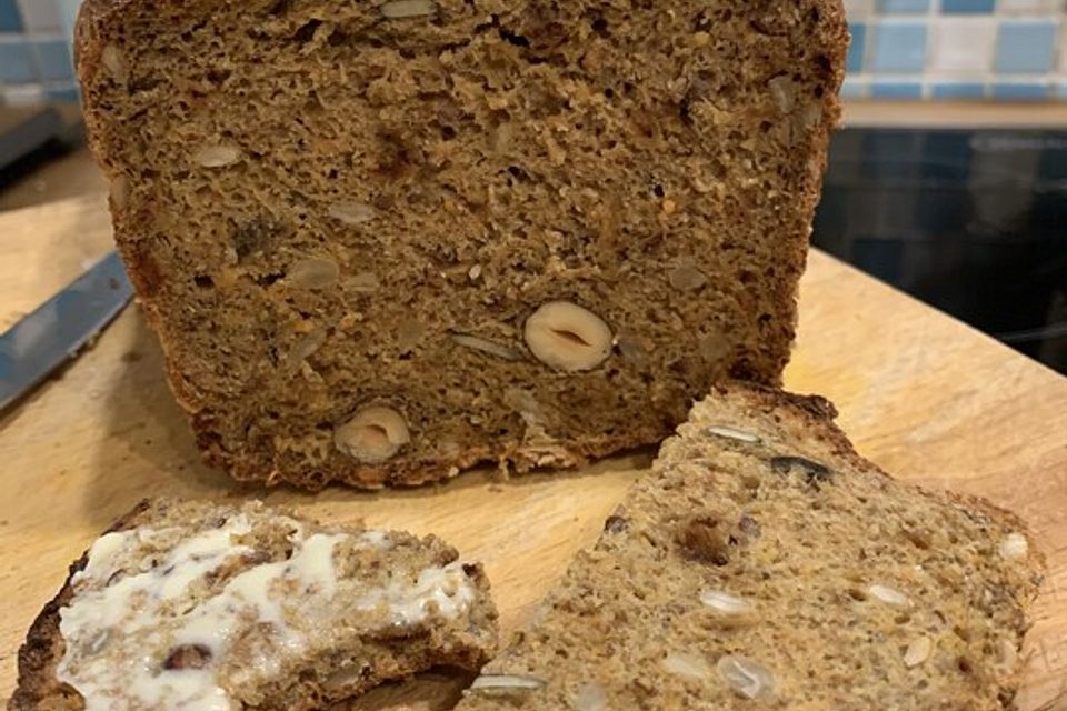 Dinkel-Roggen-Brot mit Karotten