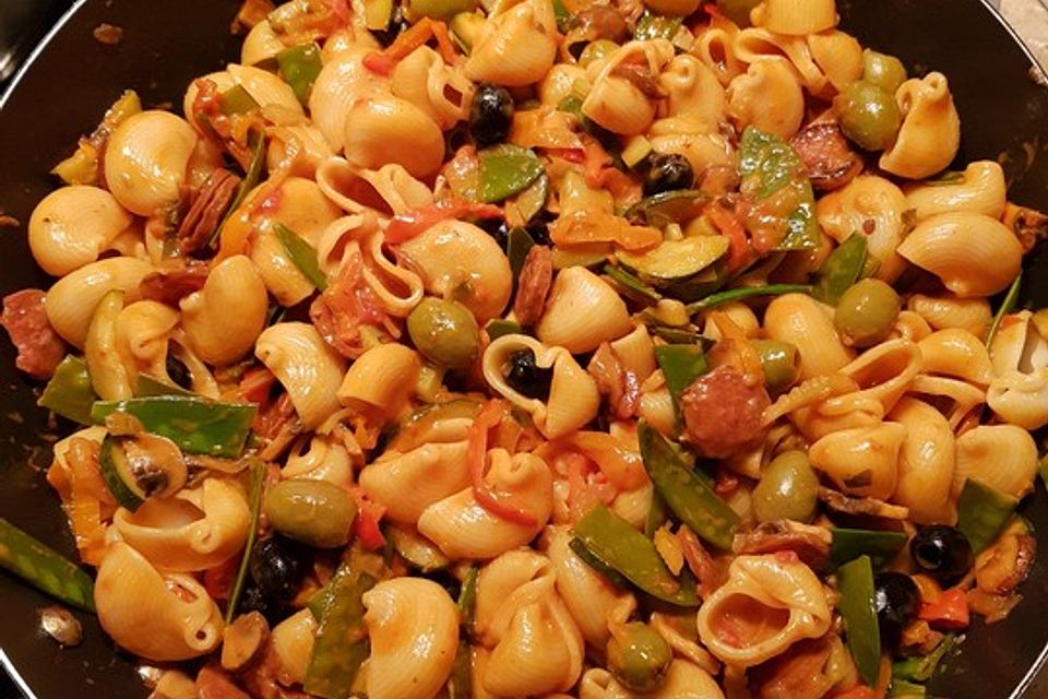 Lumaconi mit Chorizo und Gemüse