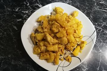 Hähnchenbrustfilets mit Ananas - Curry - Sauce